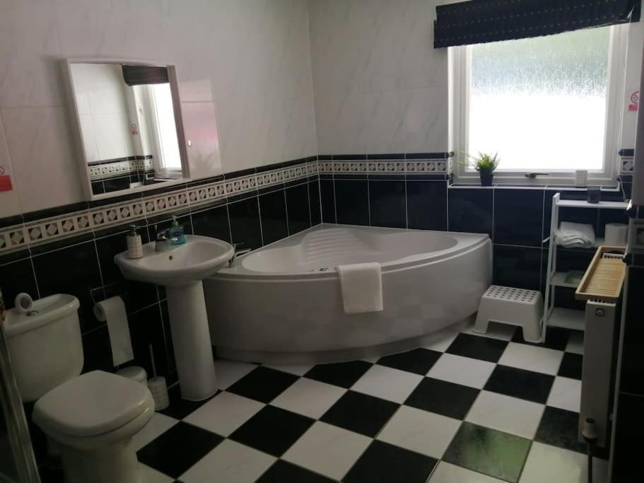 Waterside 3 Bed Cottage, Hot Tub, Sauna, Pvt Beach อาร์โรคาร์ ภายนอก รูปภาพ